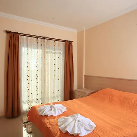 מלון דירות Mer-can Story 4*